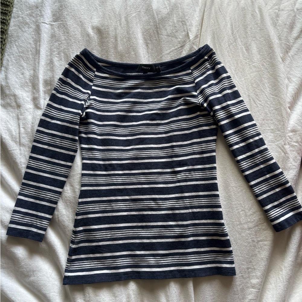 Theory blue and white fitted top